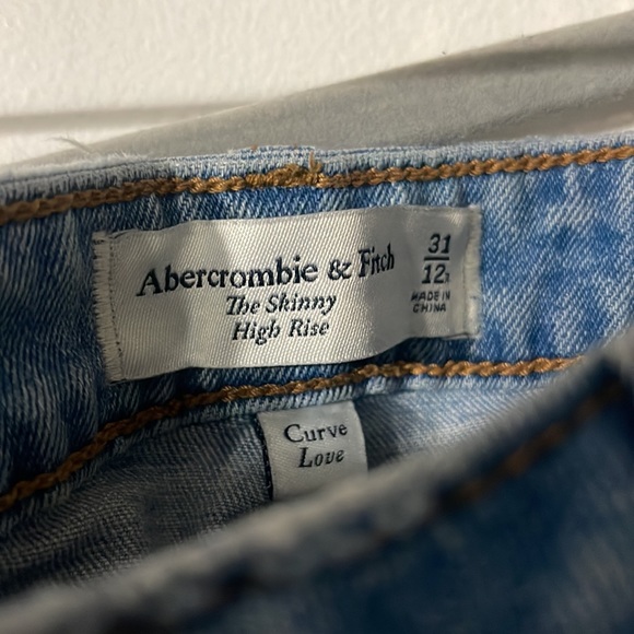 Abercrombie & Fitch Curve Love Skinny Highrise - Picture 4 of 5